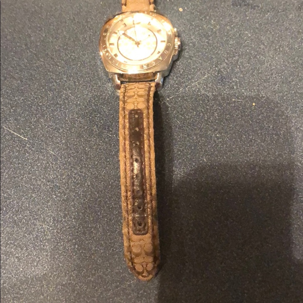 Coach Watch - Picture 5 of 7